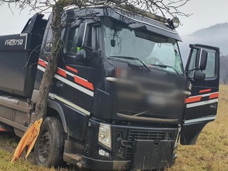 Stačil okamih a bolo by po všetkom. Ivan unikol čelnej zrážke s nákladiakom