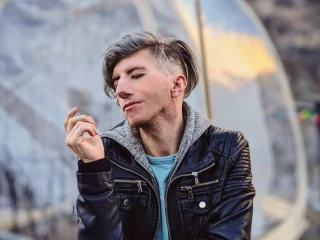 Tento chlapec prežil celý svoj život bez úsmevu