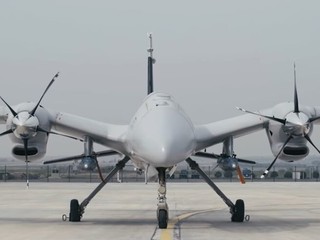Nástupca bezpilotného lietadla Bayraktar bude ešte ničivejší: Akinci je pripravený na nasadenie