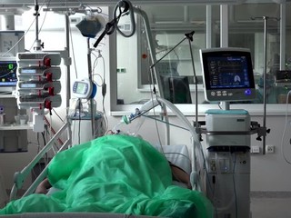 Spotreba kyslíka stúpa aj počet hospitalizovaných. Silvestrovské čísla ešte len prídu