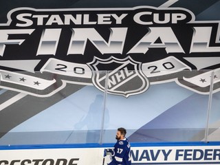 ZOSTRIH: Finále Stanley Cupu začalo historickým zápisom