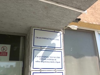 Vojna bezpečnostných zložiek štátu.  Výsledkom najnovšieho zásahu bolo zaistenie spisov z najcitlivejších káuz