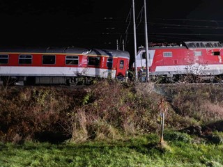 Ministerstvo dopravy zverejnilo príčinu zrážky vlakov pri Pezinku