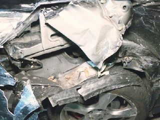 Nehoda zablokovala hlavný ťah: Zrazilo sa auto s kamiónom a autobusom