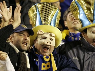 Futbalista nezniesol kritiku a zastrelil fanúšika