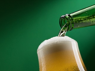 Pivný someliér tvrdí: TAKTO sa správne nalieva pivo!