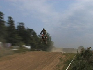 Motokrosár Dosza v triede E3 na 2. mieste