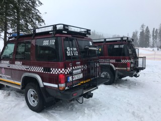 V Tatrách spadla lavína. Uväznila jedného turistu