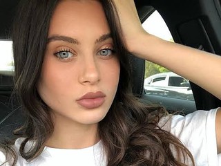 Jedna z najpopulárnejších hviezd filmov pre dospelých odhalila hrôzy, ktoré zažila v pornopriemysle