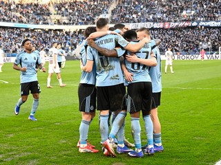 Slovan v derby roztrhal Trnavu na kusy