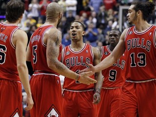 Chicago jednotkou základnej časti, prepadák Charlotte