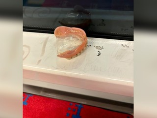 Kuriózny nález v MHD. Toto ste ešte v električke nenašli