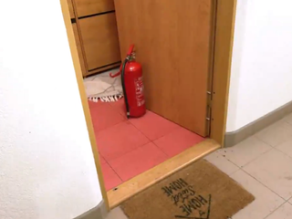 Dramatická noc na sídlisku: V horiacom byte sa nachádzala žena a dve malé deti