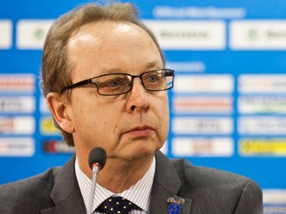 Hviezdny hokejový švédsky tréner mení šport