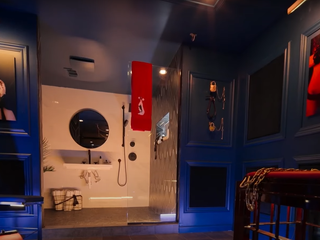 Netflix zapĺňa dieru novým seriálom: Ako si doma vybudovať sexuálnu miestnosť