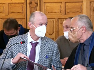 V prípade bývalého starostu Marianky obžalovaným hrozia doživotné tresty