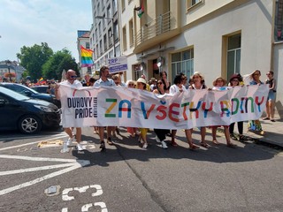 Dúhový Pride sa po dvoch rokoch vrátil do ulíc. Zo státisícov občanov robíme ľudí druhej kategórie, hovorí Šimečka