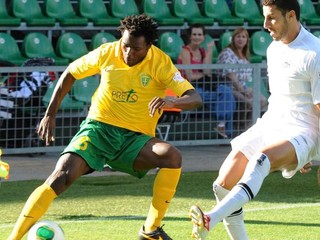 Futbalová paráda! Osemgólová prestrelka, šesťgólový debakel