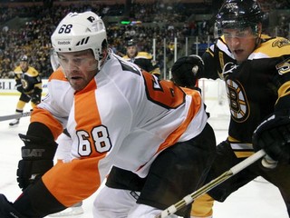 NHL začala! Premiérová asistencia Meszároša, 1600. bod Jágra