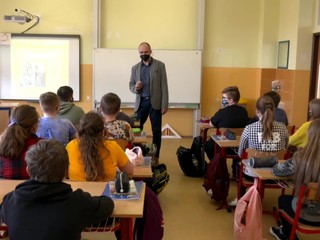 Polročné prázdniny sa rušia. Podľa ministerstva školstva boli nadbytočné