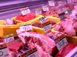 Škandál, aký sa stal v Poľsku, kedy boli porážané choré kravy a býky, sa na Slovensku nemôže stať