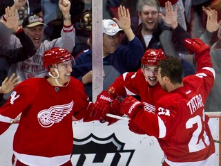 Jurčo  s Tatarom bližšie k play off, Halák sa mu vzďaľuje