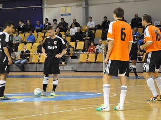 VIDEO: Slov-matic FOFO rozstrieľal v Rige nemecký Hamburg