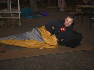 Reportér TV JOJ Jakub Prok strávil NOC VONKU. Podujatie upozorňuje na rastúcu chudobu