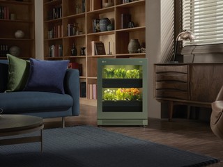 Spoločnosť LG predstavila inteligentnú záhradu v nočnom stolíku