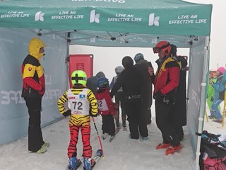 Zlé počasie nevadilo. Bratislavská lyžiarska séria dospela do finále