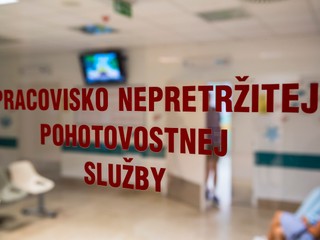 Záchranári pomáhali aj na Štedrý deň. V pohotovosti neboli len policajti, záchranári či hasiči, ale aj psychológovia