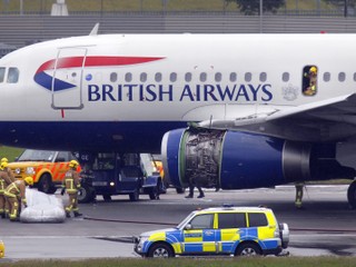 Pre opitého pilota meškalo lietadlo, z kokpitu ho vyviedla polícia