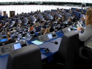 Európsky parlament chce zvýšiť ochranu spotrebiteľov pred podvodmi pri internetových nákupoch