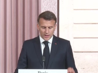 Tlačová beseda Macrona a Starmera na samite k otvoreniu Hormuzskeho prielivu