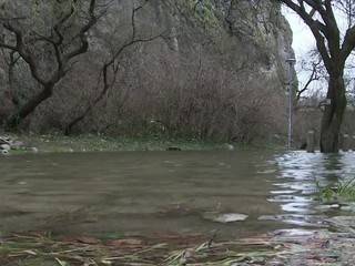 Meteorológovia varujú pred povodňami. V týchto okresoch vydali výstrahy