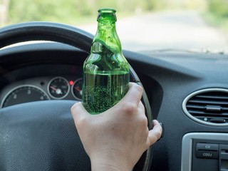 Opitá šoférka odišla z nehody, v aute nechala zranenú šesťročnú dcéru