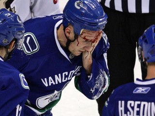 Henrik Sedin obral Ovečkina o Hartovu trofej