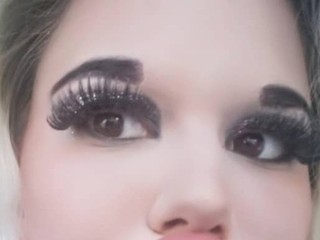 Jej pery sú také obrovské, že nedokáže zavrieť ústa: Neuveríte, čo Andrea plánuje teraz