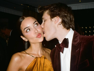 Najmladší Beckham a jeho o 10 rokov staršia partnerka: TOTO Beckhamovci schvaľujú či nie?