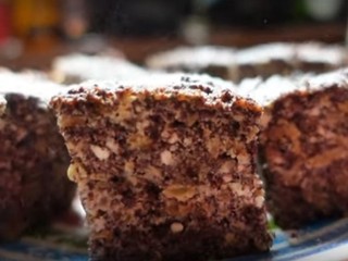 Vyskúšajte super šťavnatý koláč s makom a jablkami: Je bez múky s minimom kalórií