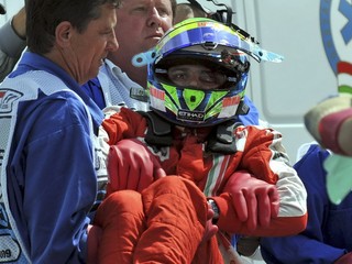 Massa v umelej kóme aj ďalších 48 hodín, Schumacher ho nezastúpi