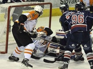 Hustí mladíci s poltuctom od Slovanu