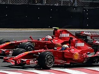 Pole position v Monze pre Alonsa