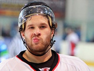 Za zákerný faul vyhodený zo Slovenska