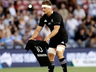 Gesto All Blacks a potom tradičná haka