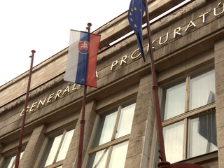 Parlament schválil zmeny pri voľbe a odvolávaní generálneho prokurátora