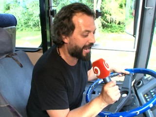 Karaoke bus. Pesničky a básničky s Mariánom Čekovským