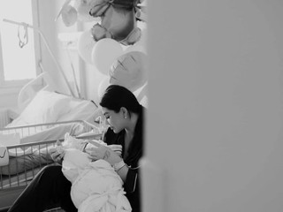 Plačkovej dcérka má len dva týždne a už dostala luxusnú kabelku za tisíce