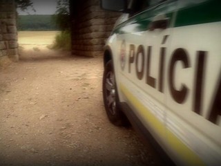Pri tragickej nehode zahynuli dvaja muži. Zasahovalo 5 hasičov