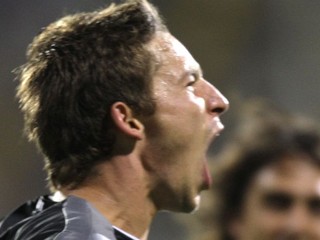 Hološkova forma graduje, skóroval už vo štvrtom zápase